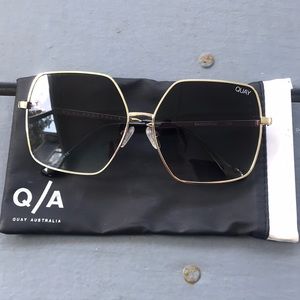Quay Backstage Sunnies